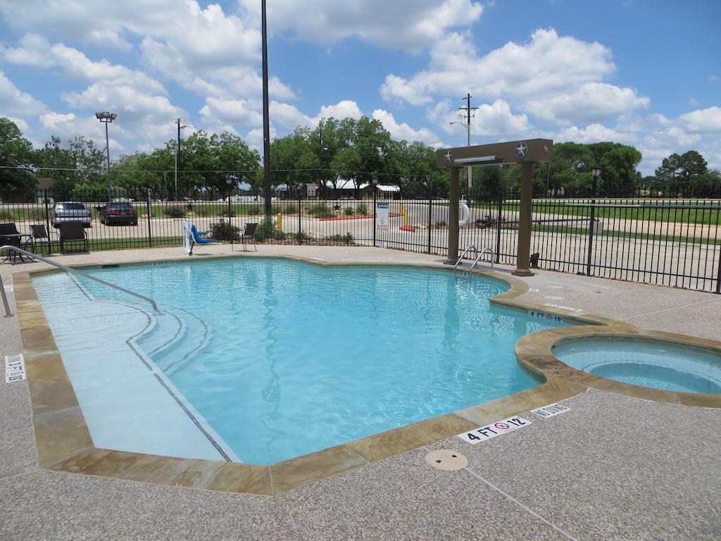 Hotel Texas Hallettsville Екстериор снимка